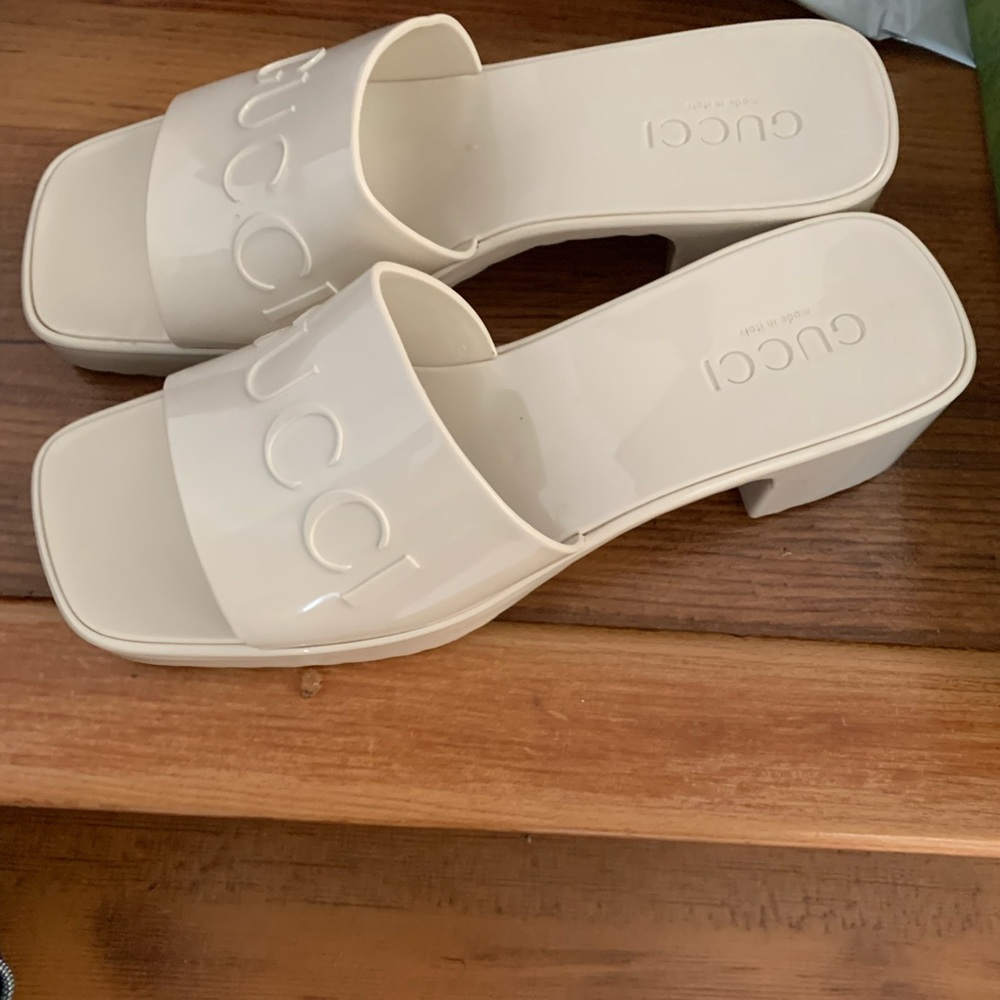 Rubber mules / slides